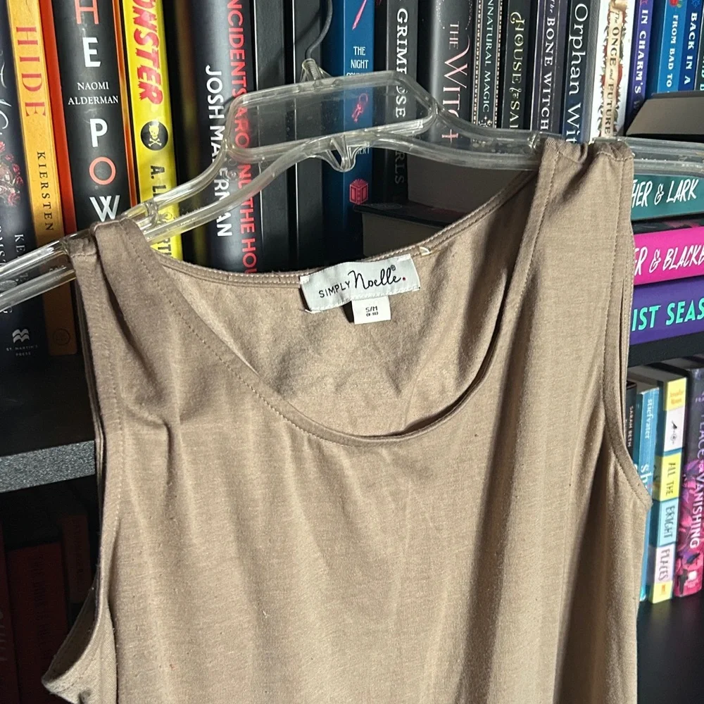 Simply Noelle Tan and White Tank Top - Picture 3 of 3